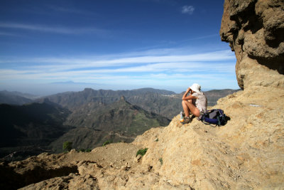 Ruth at Roque Nublo looking west.jpg