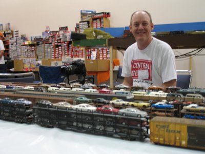 Stu Thayer admiring Mike Budde's work.