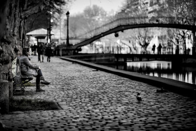 Waiting along the canal Saint-Martin