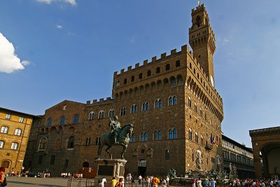 Palazzo Vecchio, Piazza della Signoria