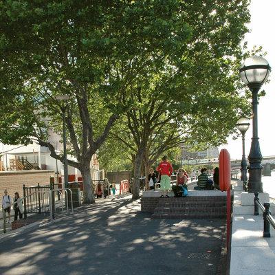 A break by the river Themes / En pause ved floden Thames 