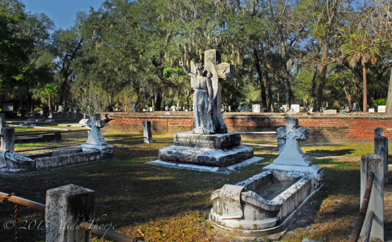 St Mary cemeteryÂ©.jpg