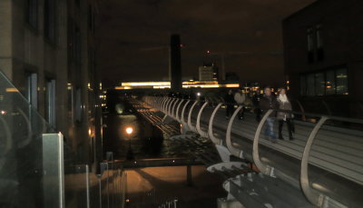 Millenium  Footbridge ,looking  south.