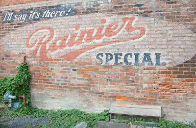KY1U9637-Rainier Beer-2.jpg