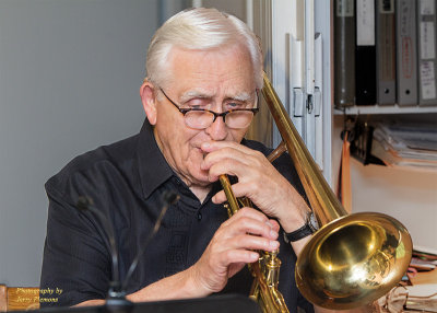 9865-Jim-Milan-Playing-Valve-Trombone