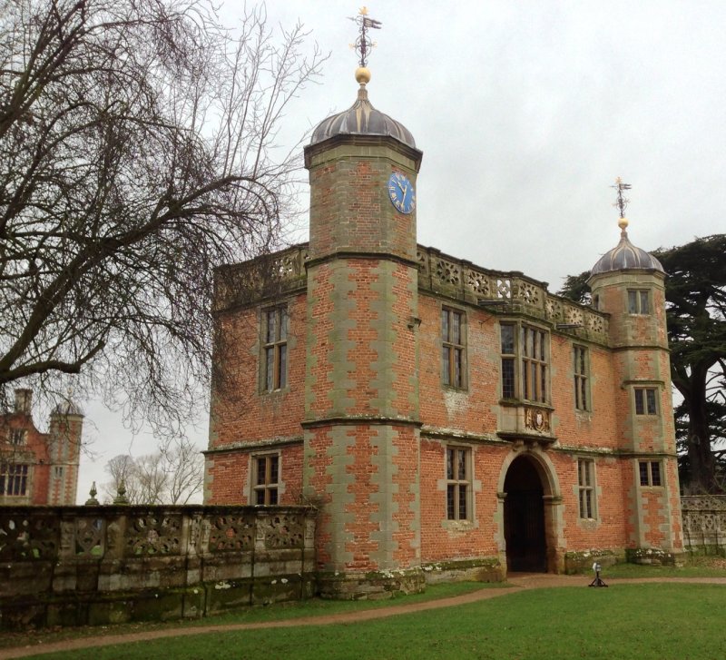 Back to the gatehouse...