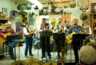 06-12 Monday Night Bluegrass at Oggs Hogan_.jpg
