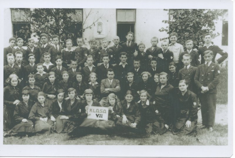 a Rohatyn school photo from 1936...
