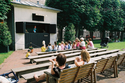 26-Theater for the kids at Kongens Have.jpg