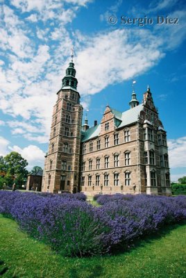 28-Rosenborg Slot at Kongens Have.jpg