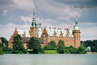 69-Frederiksborg Slot at Hillerod.jpg