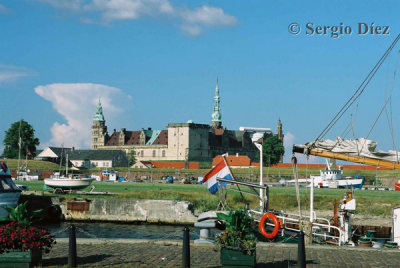 86-Kronborg Castle, at Helsingor.jpg