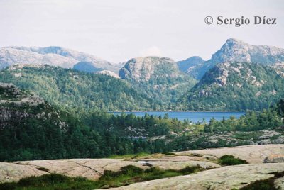 16c-Hacia el Preikestolen.jpg