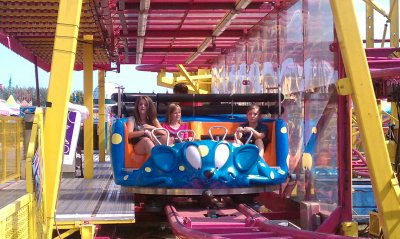 emily and sarah BIGE 2010.jpg