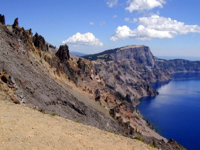 21 Crater Lake wall 03.jpg