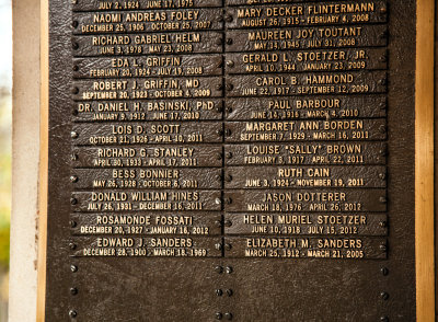02 Memorial plaques 02.jpg