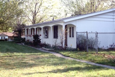 02 Front of the house.jpg