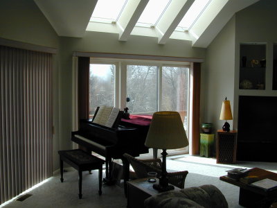 14 living room 1.JPG