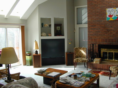 15 living room 2.JPG