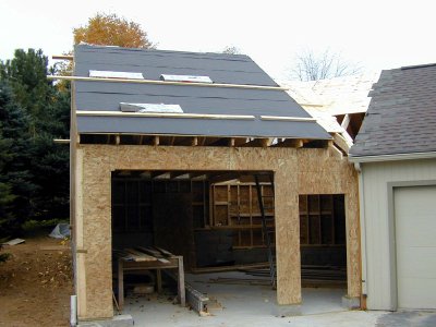 03 garage 2.JPG