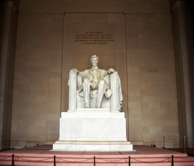 Lincoln Memorial inside.jpg