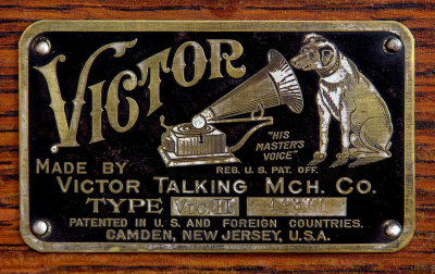 Victor II Phonograph
