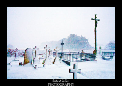 Snow in the graveyard at St. Lawrence