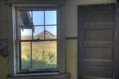 Old House to the Barn