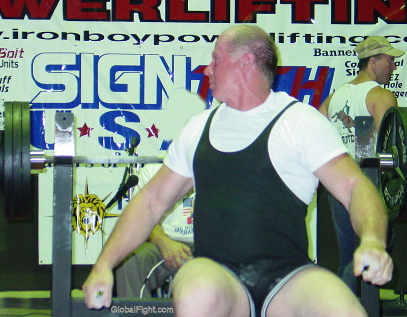 big muscle daddy bench press competition pics.JPG