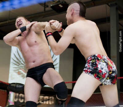 painfull arm breaking hold pro wrestling.jpg