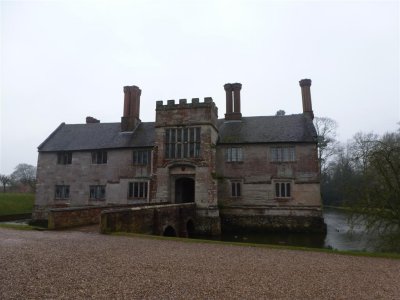 Baddesley Clinton forecourt