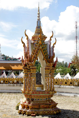 Plia Laem Temple