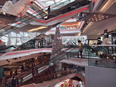 D4_Christmas shopping Kowloon Tong_2.jpg