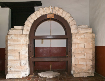 Arch construction #1