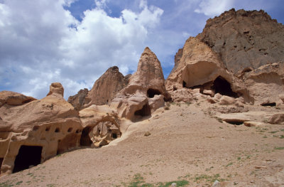 Kdocia_VillaggioRocce2-V100.jpg