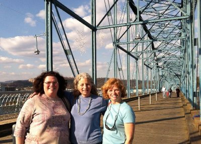 Sisters at Thanksgiving in Chattanooga
