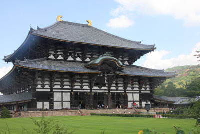 The temple was constructed in 752 as the head temple of all provincial Buddhist temples of Japan.