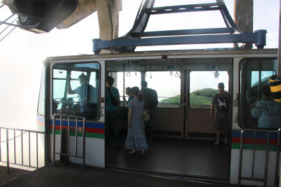 Aerial cableway that goes up Mt. Komagatake.