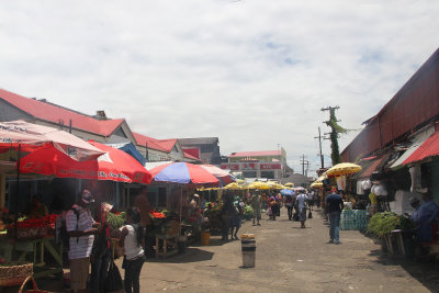 More shops along a side street next to the Stabroek Market.