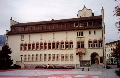 The Rathaus (Town Hall) was constructed from 1932-1933 according to the plans of Franz Rckle.  It was renovated from 1982-1984.