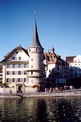 View of the Haus Zur Gilgen with its pointed tower.