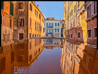 Calle del Becher Venice Italy.jpg