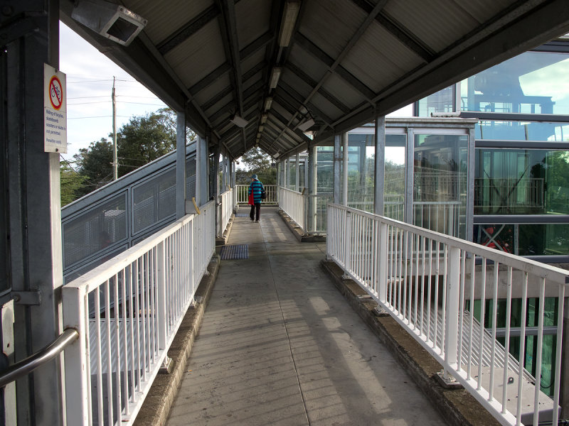 sb702w.jpg
