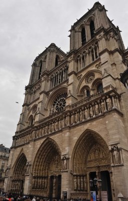 Notre Dame Facade-2.jpg