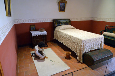 Allende House bedroom.jpg