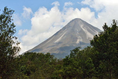 Arenal Volcano.jpg