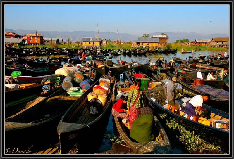 Peak Hour - Nampan Market.