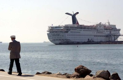 Cruiseship-Long Beach
