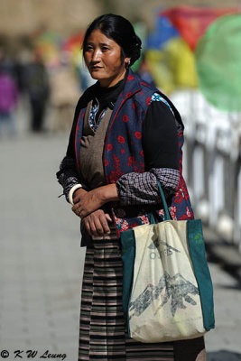 Tibetian lady DSC_9103