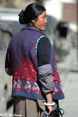 Tibetian lady DSC_9092